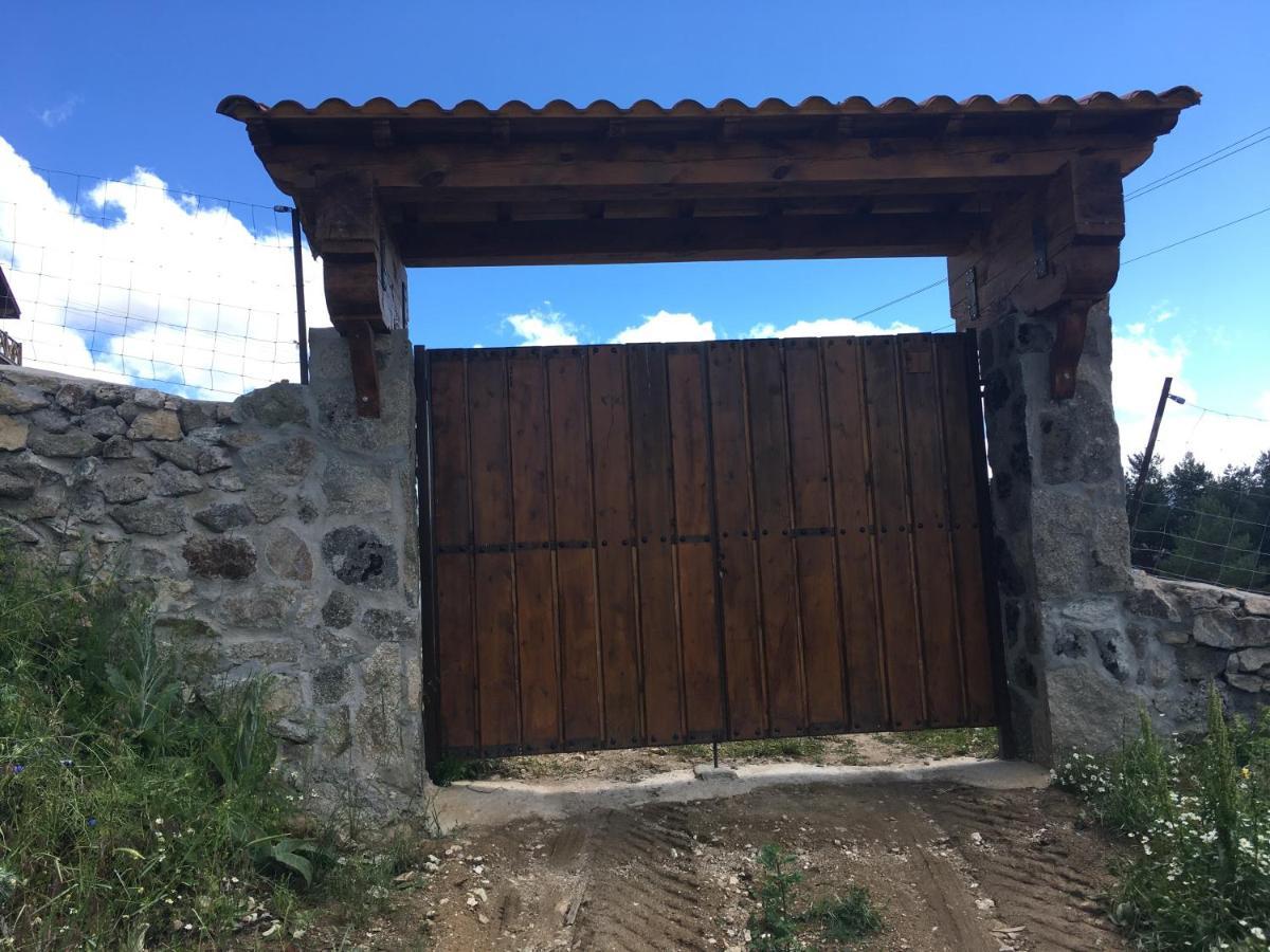 Cara Norte De Gredos Hoyos del Espino Luaran gambar