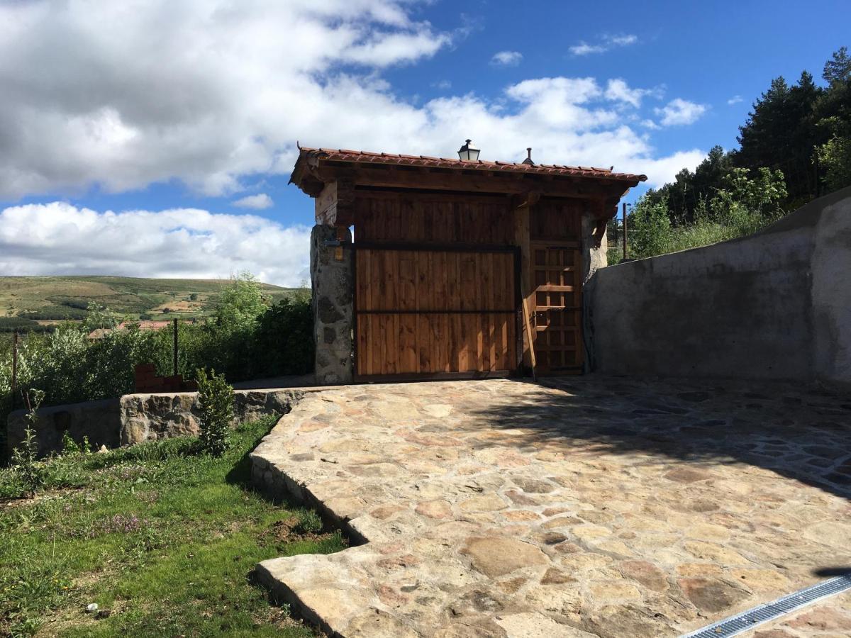 Cara Norte De Gredos Hoyos del Espino Luaran gambar