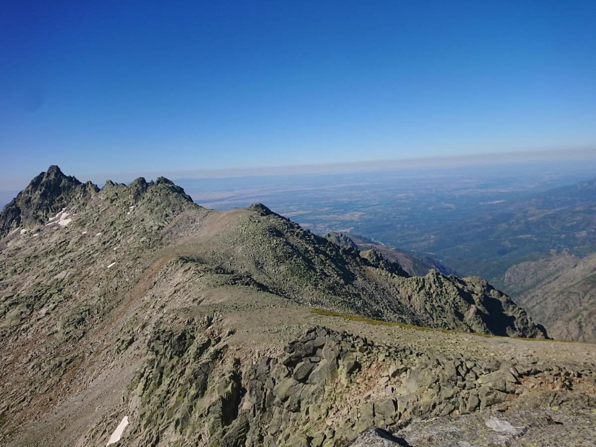 Cara Norte De Gredos Hoyos del Espino Luaran gambar